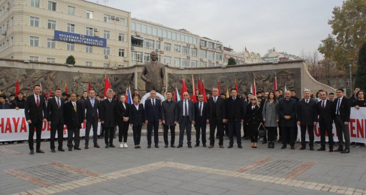 KAYSERİ’DE ÖĞRETMENLER GÜNÜ İÇİN TÖREN DÜZENLENDİ