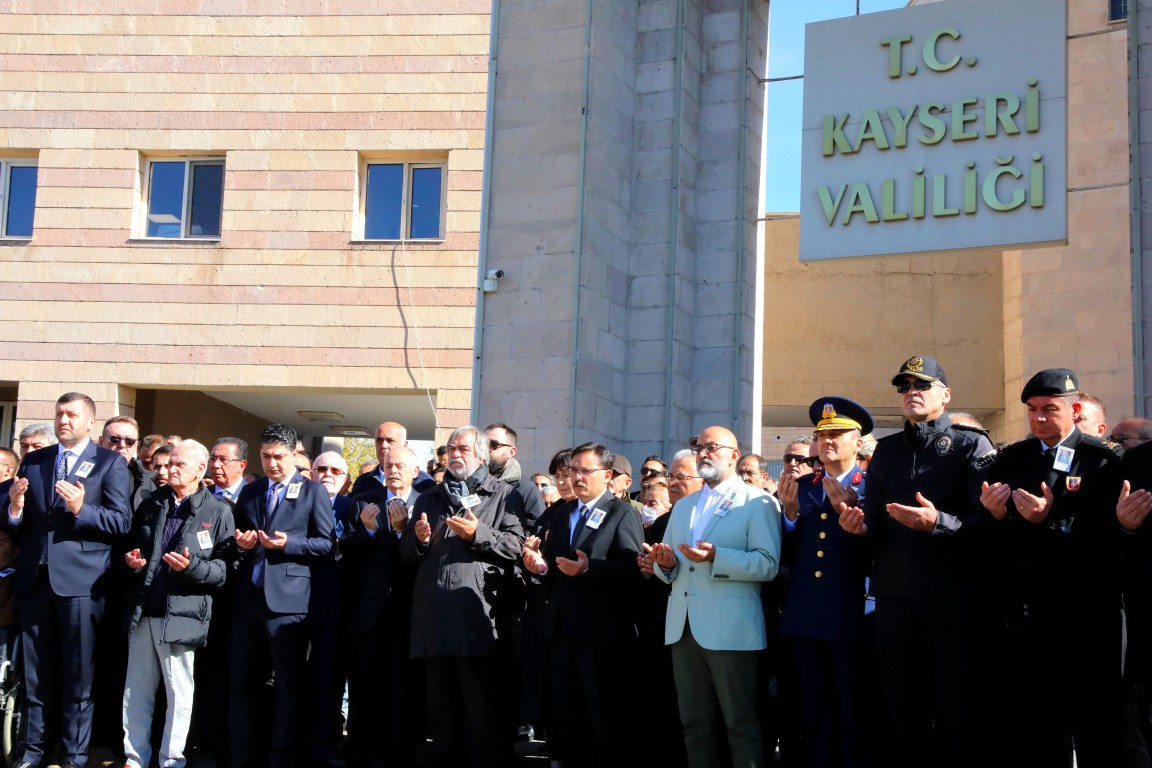 ESKİ BAKAN SABAHATTİN ÇAKMAKOĞLU İÇİN CENAZE TÖRENİ DÜZENLENDİ