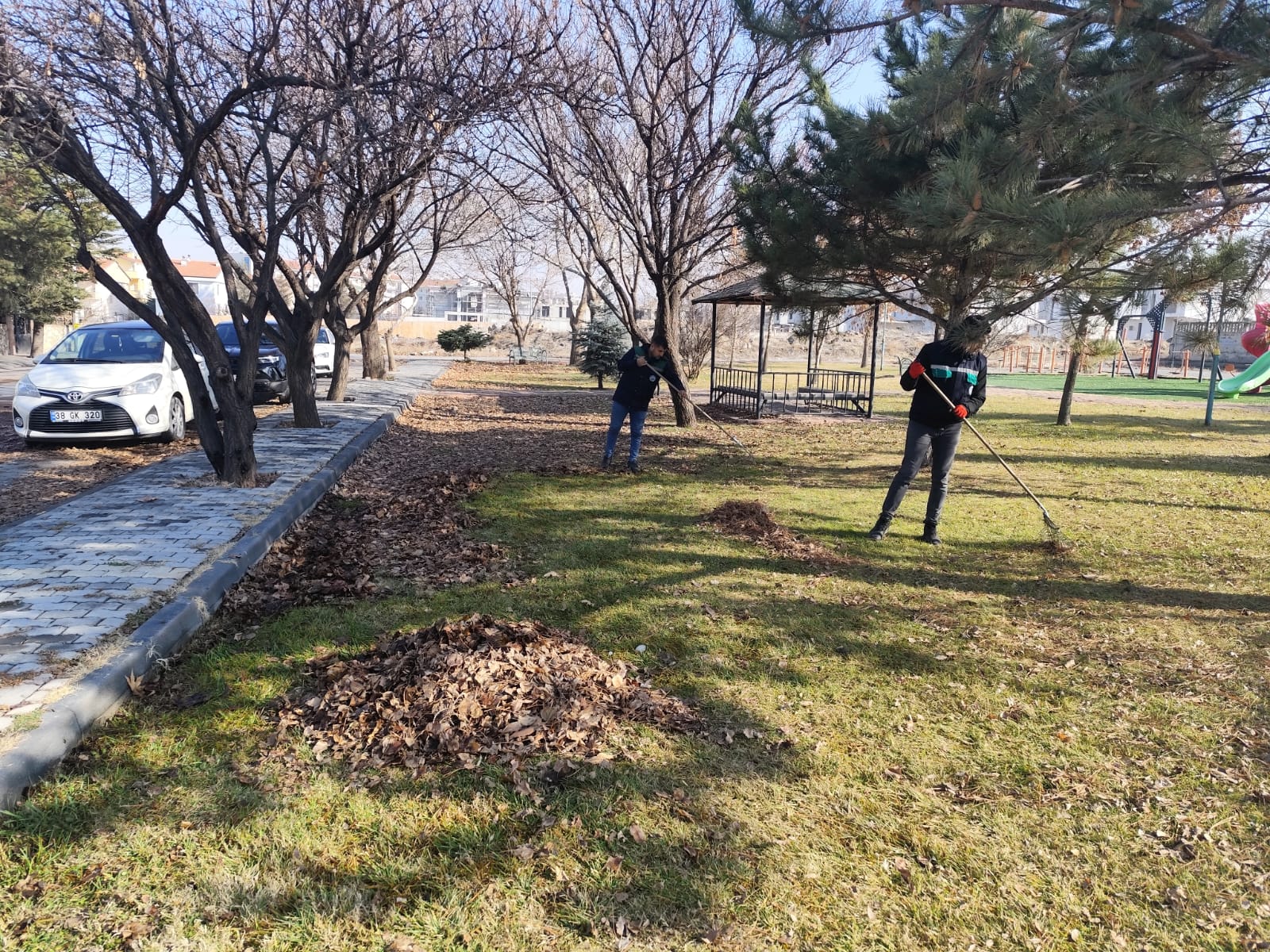 BÜYÜKŞEHİR’DEN PARK, BAHÇE VE MESİRE ALANLARINDA BAKIM ONARIM ÇALIŞMALARI