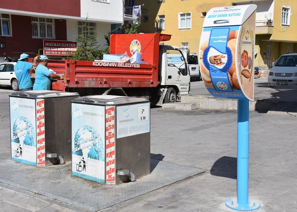 KOCASİNAN’DA ‘BAYAT EKMEK KUTULARI’ İLE İSRAFIN ÖNÜNE GEÇİLİYOR