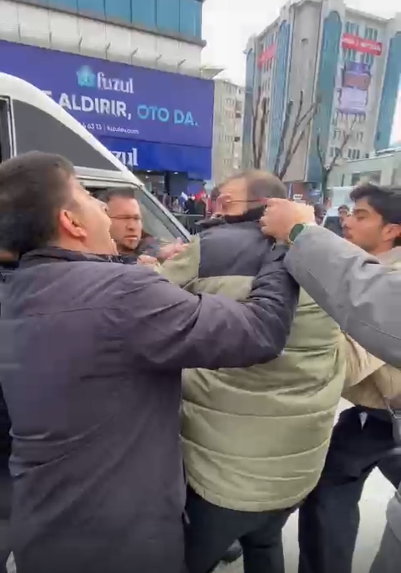 Polise hakaret eden CHP’li Meclis üyesi Kılınç gözaltına alındı